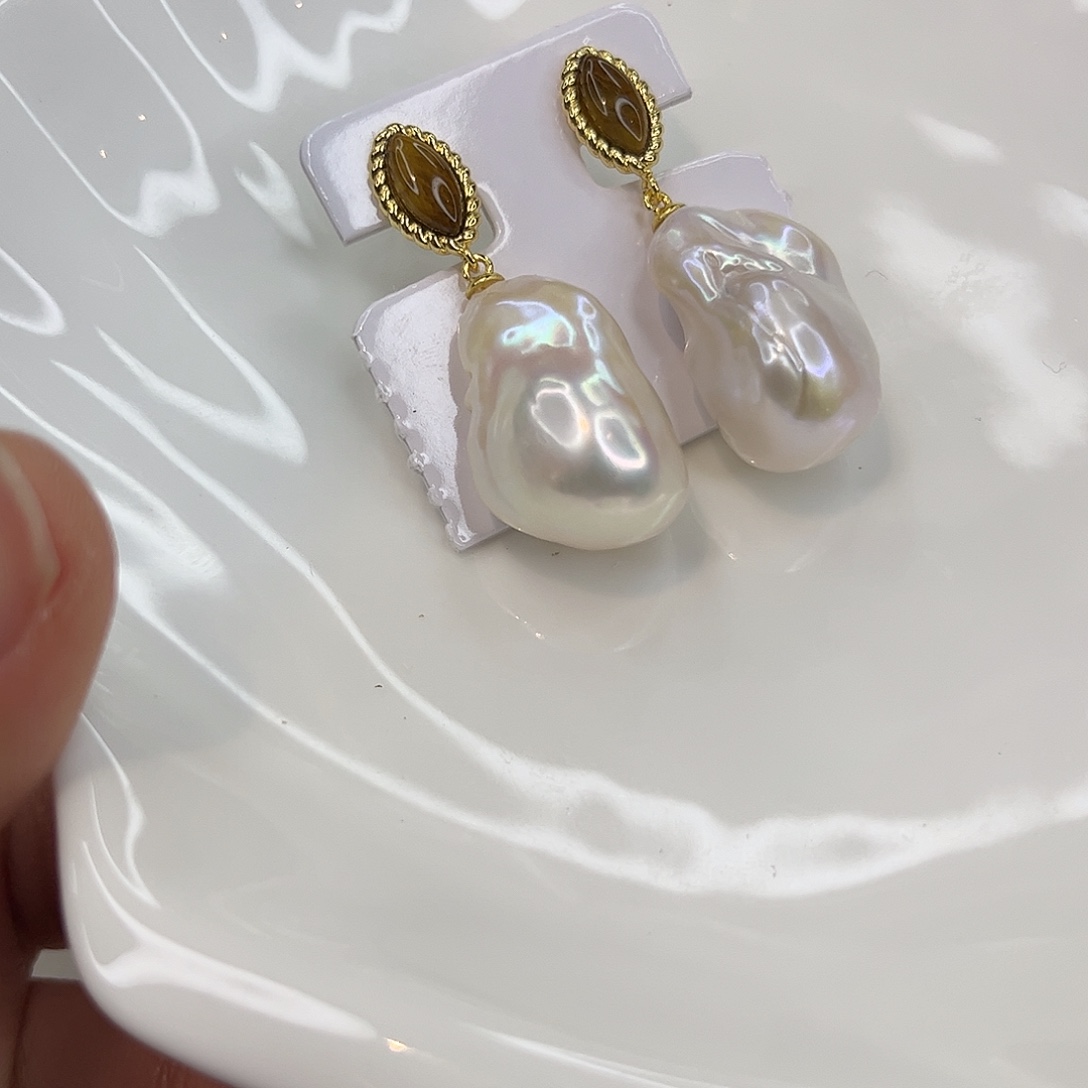 淡水珍珠合金耳饰