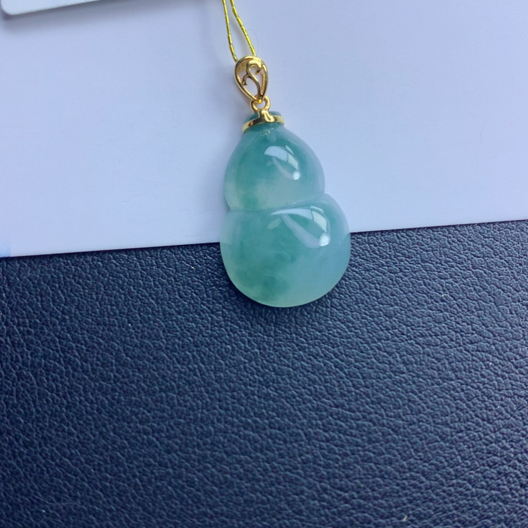 翡翠颈饰未镶嵌葫芦