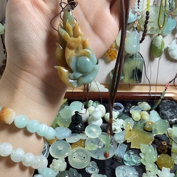 蛇纹石玉合金颈饰