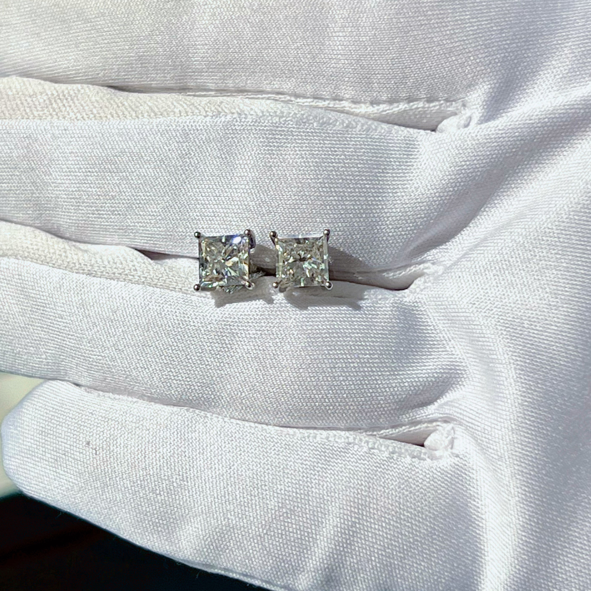 实验室培育钻石950 1ct公主方形培育钻石耳钉