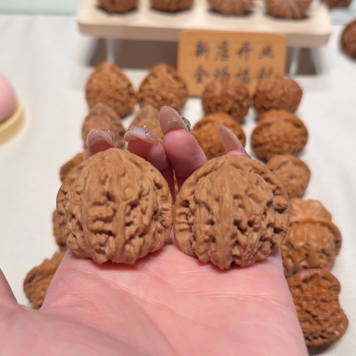 文玩核桃把件全品39三角白