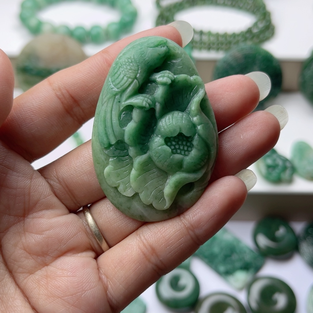 蜜***霞独山玉未镶嵌挂件