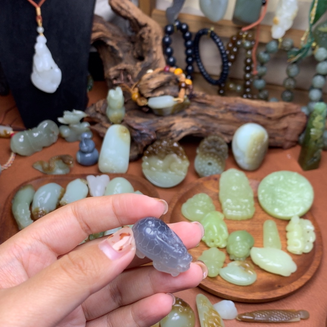 和田玉未镶嵌挂件