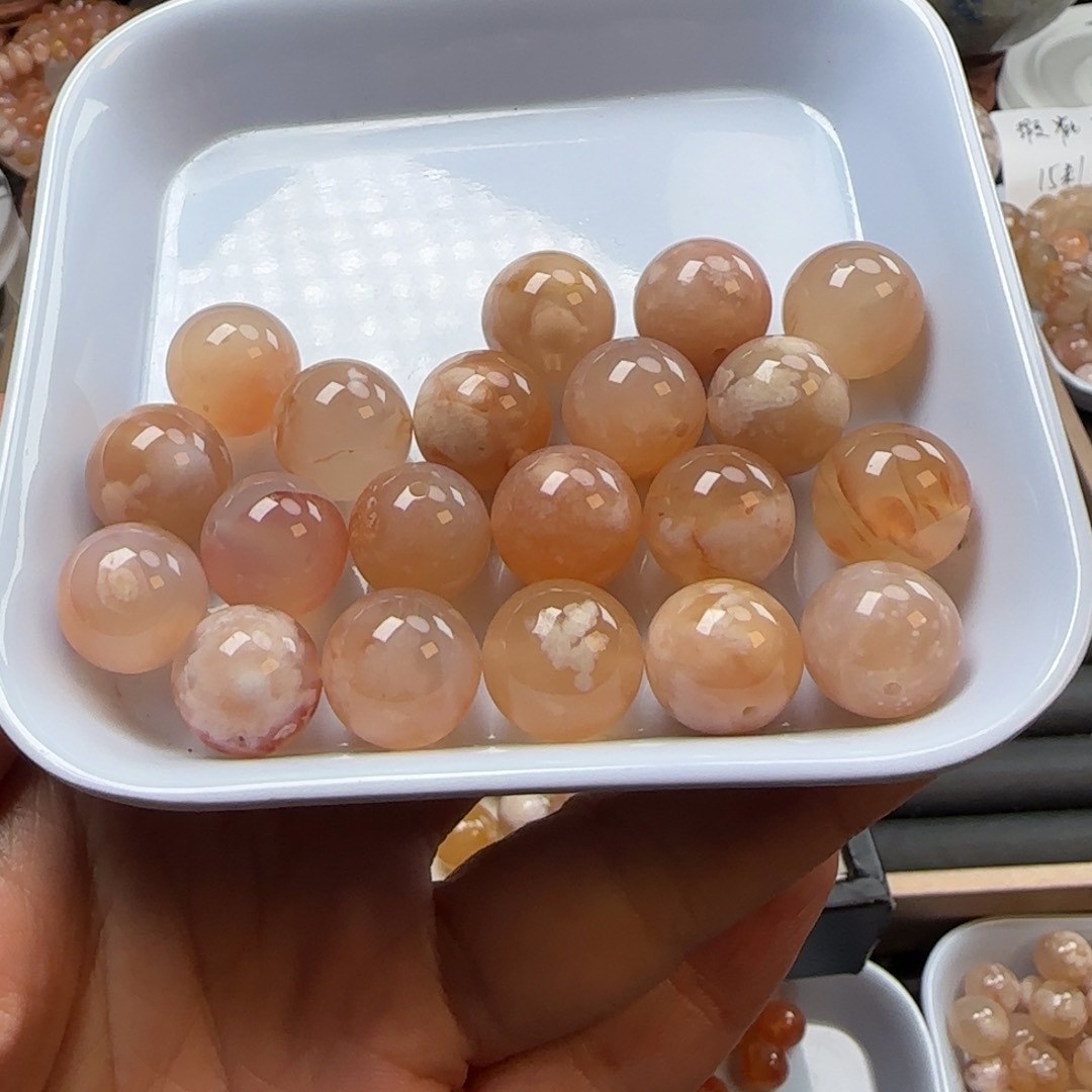 未镶嵌玛瑙/玉髓珠宝半成品柿****?