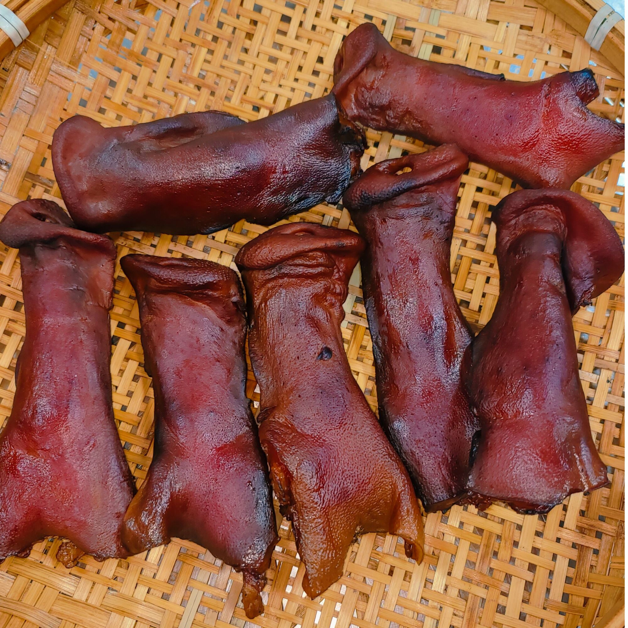 湖南农家米糠谷壳烟熏腊猪拱嘴  干锅爆炒