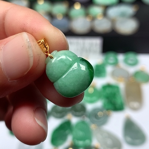 翡翠吊坠(不含链)18K金镶嵌