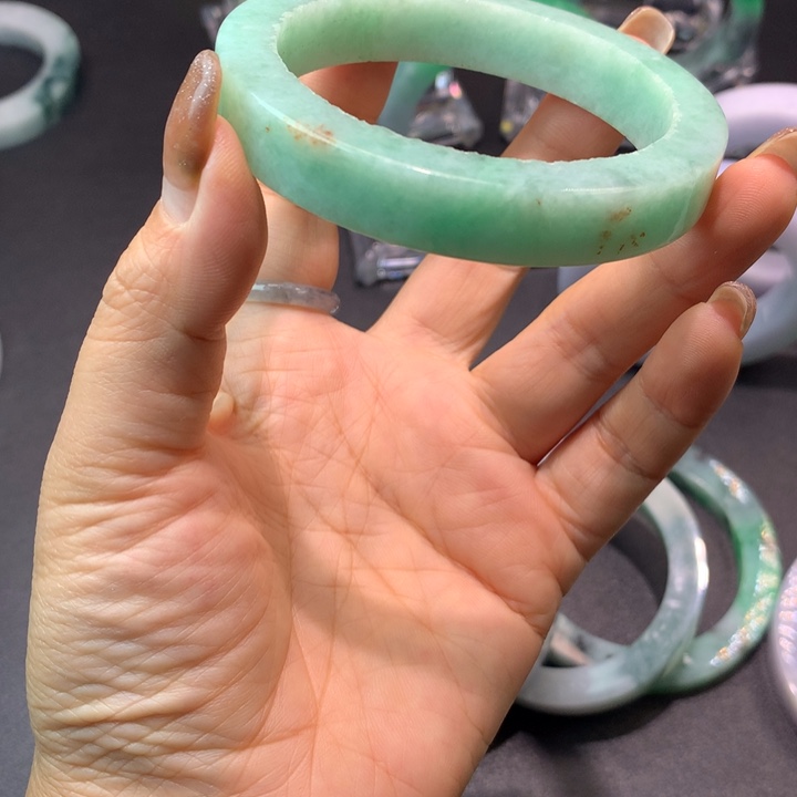 小***会定制翡翠未镶嵌定制翡翠未镶嵌