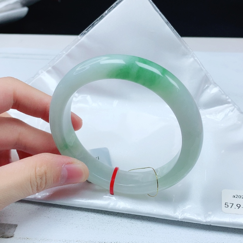 【闪购商品】翡翠手镯未镶嵌缅甸天然a货手镯57+
