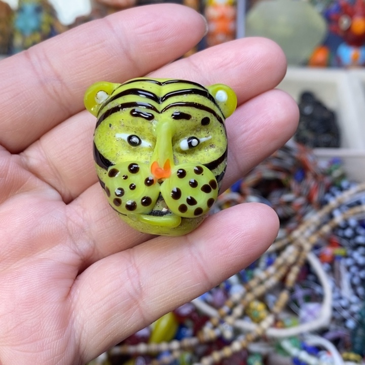 琉璃颈饰有修复的小老虎不退换044