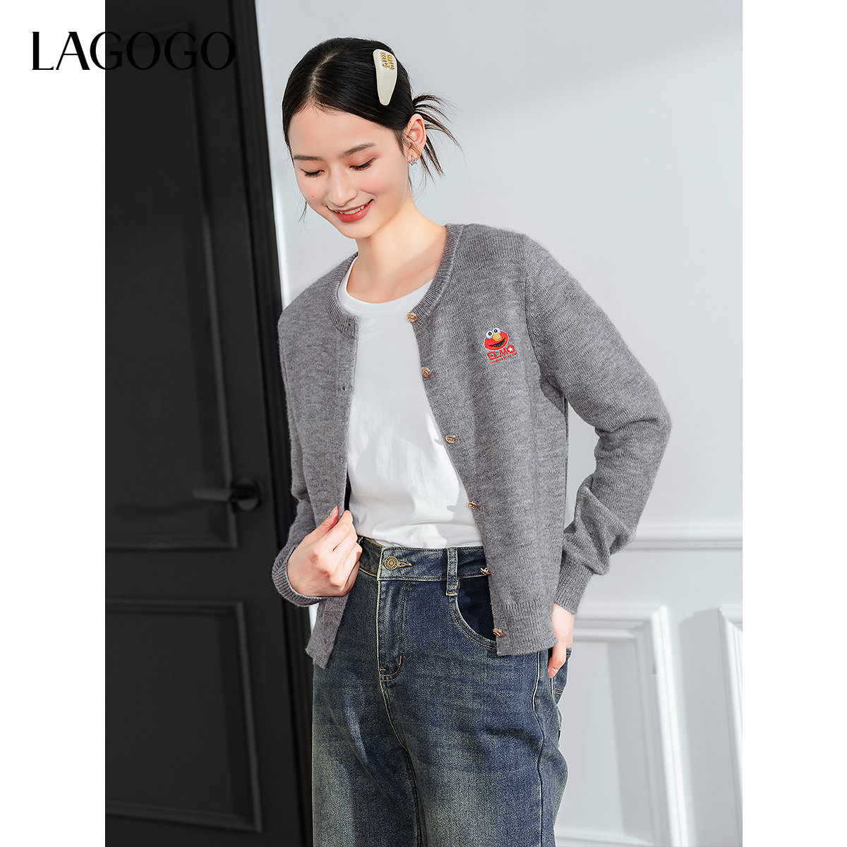 lagogo拉谷谷年新款芝麻街联名气质格雷灰针织女NCMM839C36