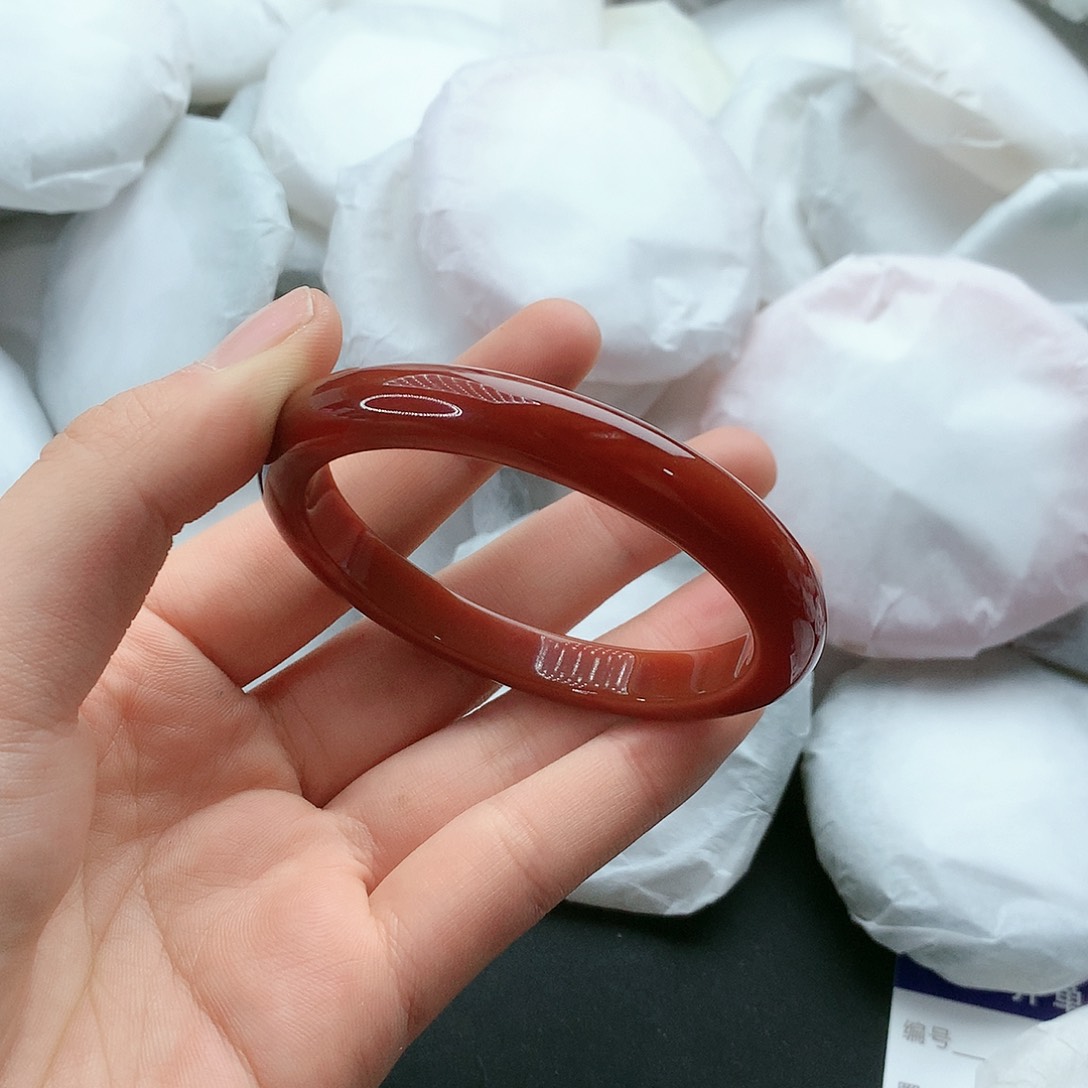 玛瑙/玉髓手镯未镶嵌58