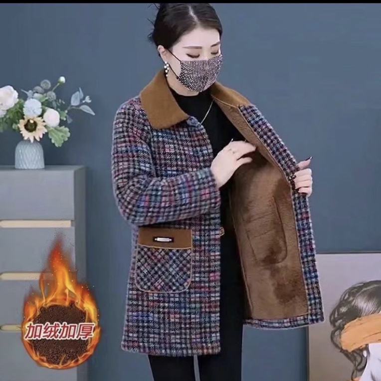 妈妈装冬季加绒保暖北极绒上衣外套女新款中长加厚贵妃绒洋气大衣