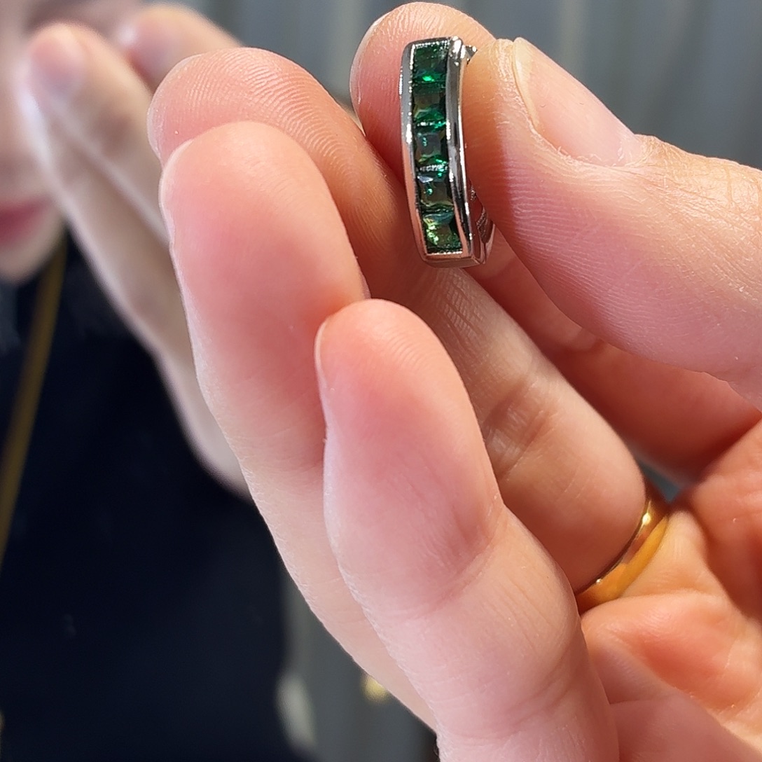 锆石纯铜合金绿色的