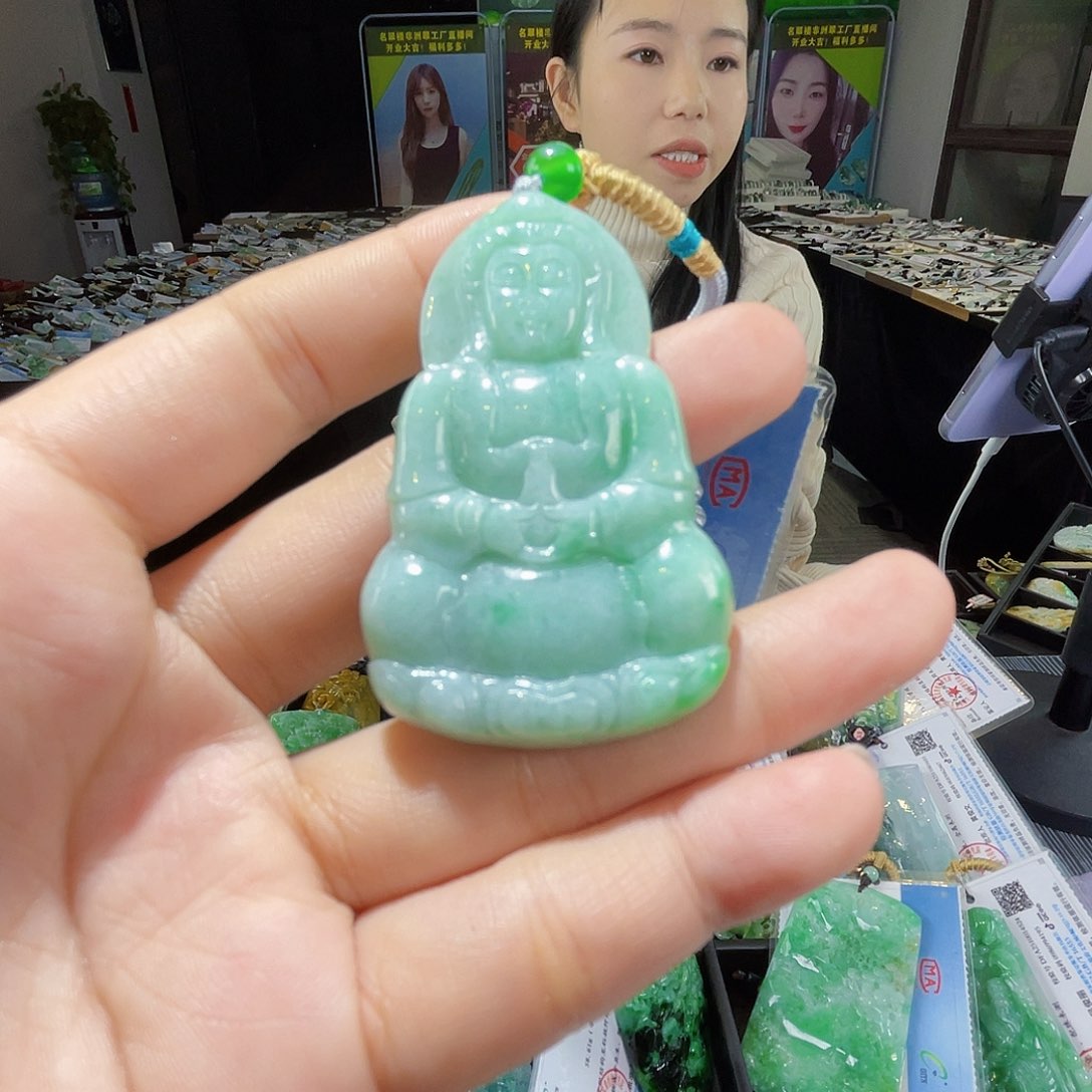 颈饰未镶嵌翡翠一