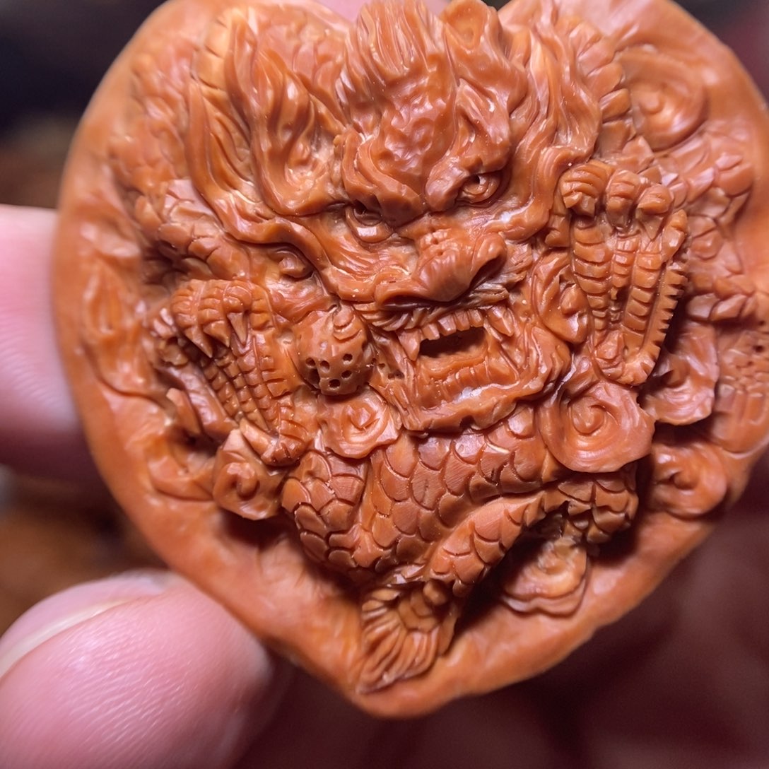 熊***琴文玩核桃把件纯手工雕刻龙凤