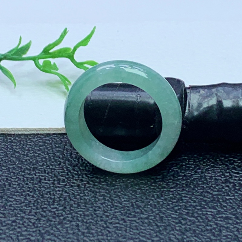 缅甸天然A货翡翠  晴水素面戒指 内径 17mm 编号412