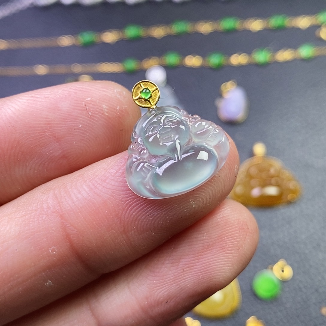 颈饰18K金镶嵌翡翠