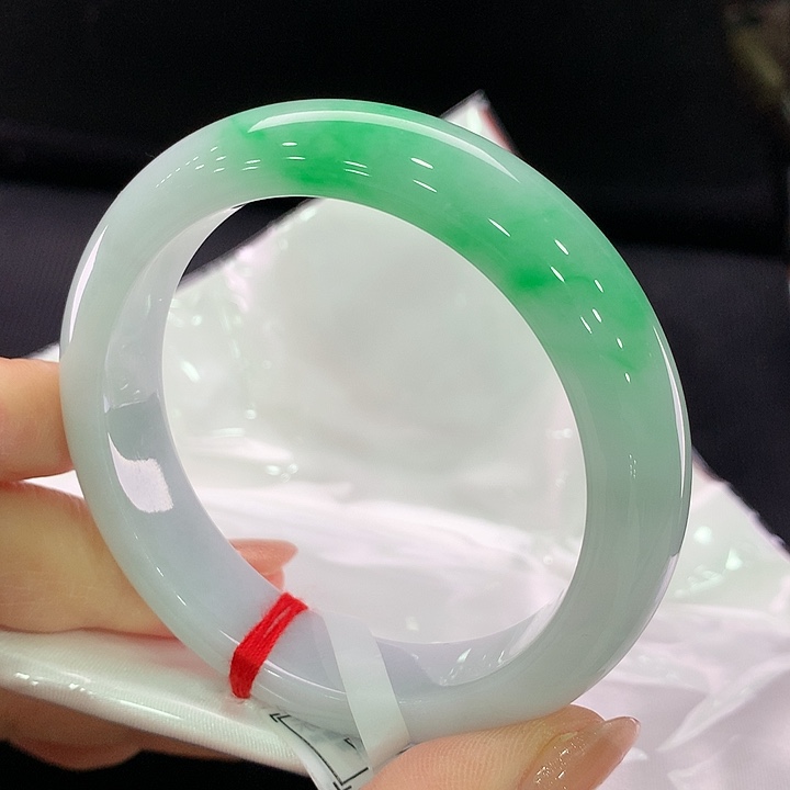 翡翠手镯未镶嵌正圈56