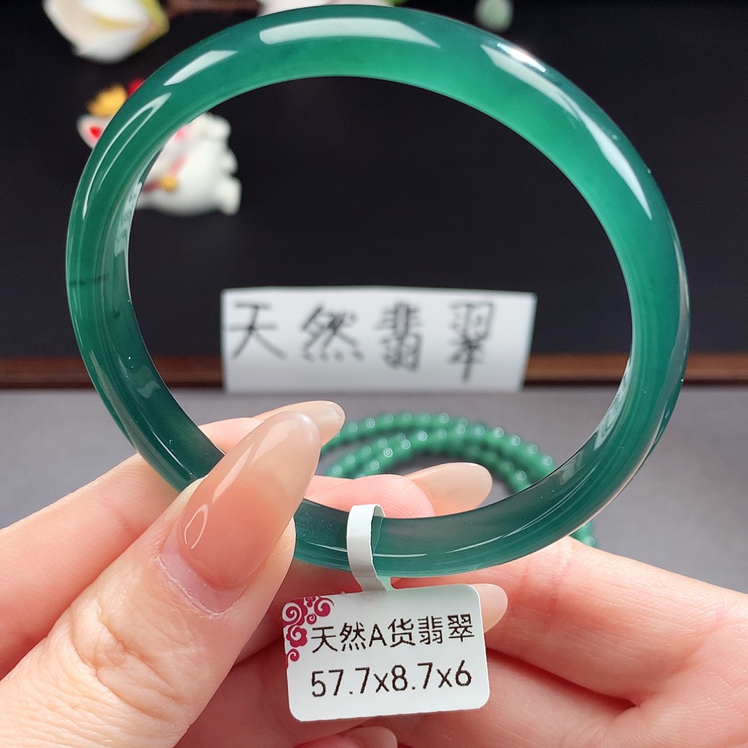 翡翠手镯（圆镯）未镶嵌