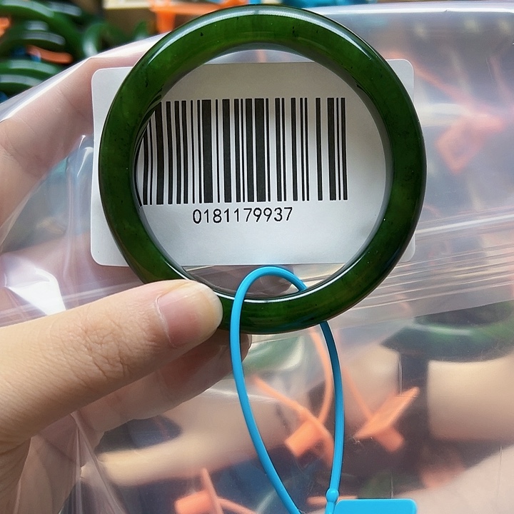 *****和田玉手镯未镶嵌