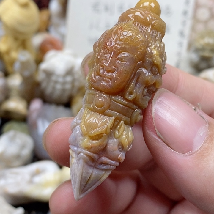 颈饰未镶嵌硅化珊瑚（珊瑚玉）