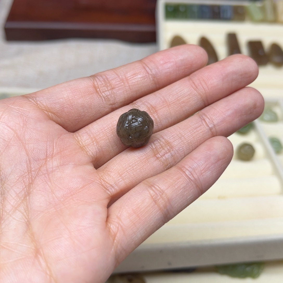 ****宝和田玉未镶嵌珠宝半成品