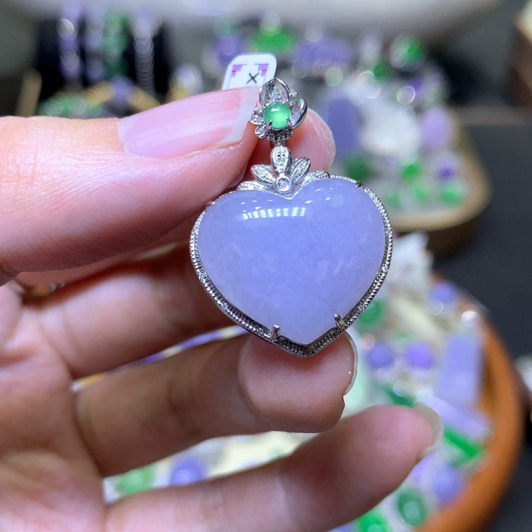 【闪购商品】翡翠颈饰18K金镶嵌翡翠吊坠项链