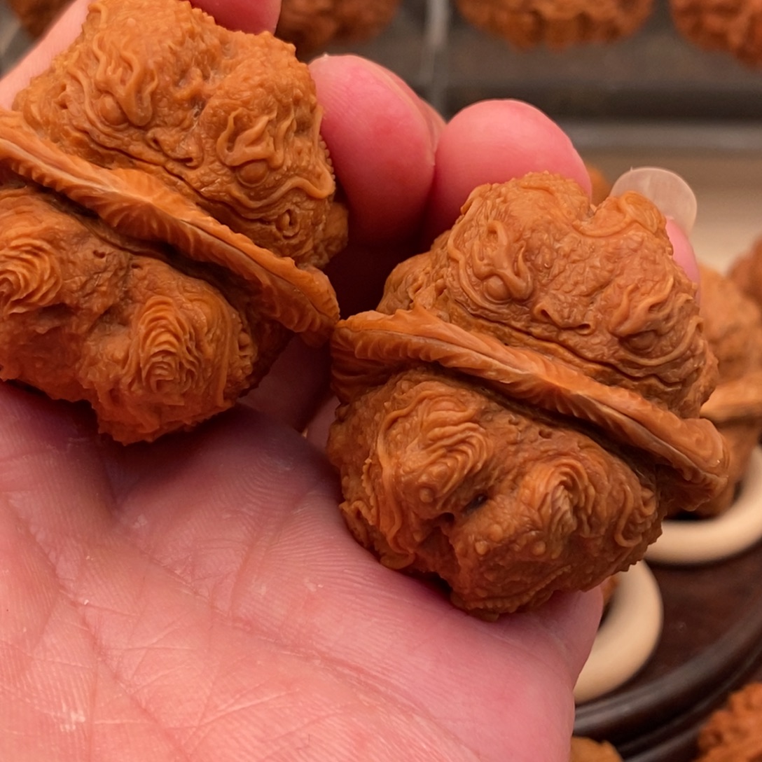 关***心核桃手串/手链金蝉蛤蟆头四面