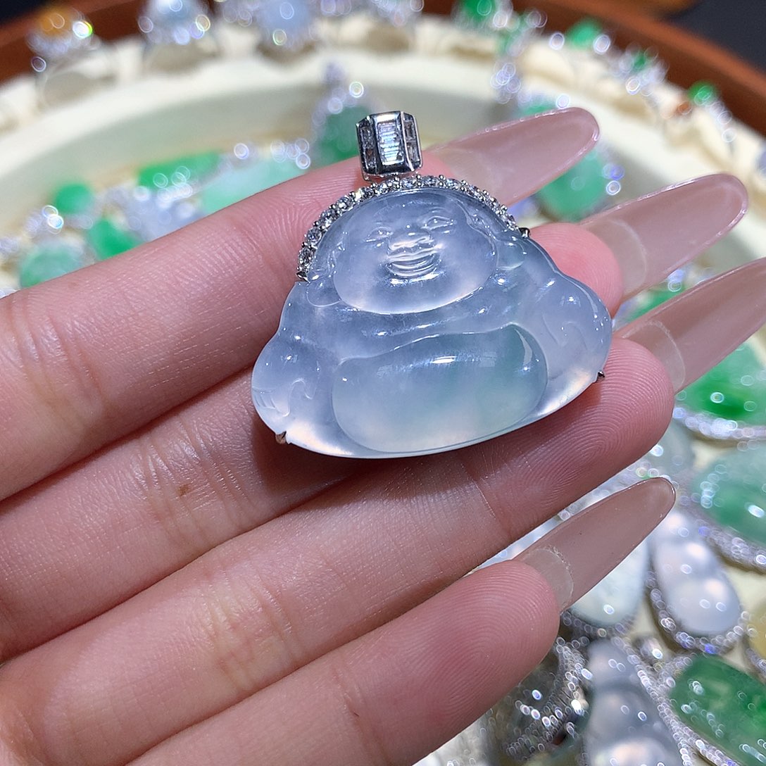 翡翠18K金镶嵌颈饰玻璃飘花佛公吊坠