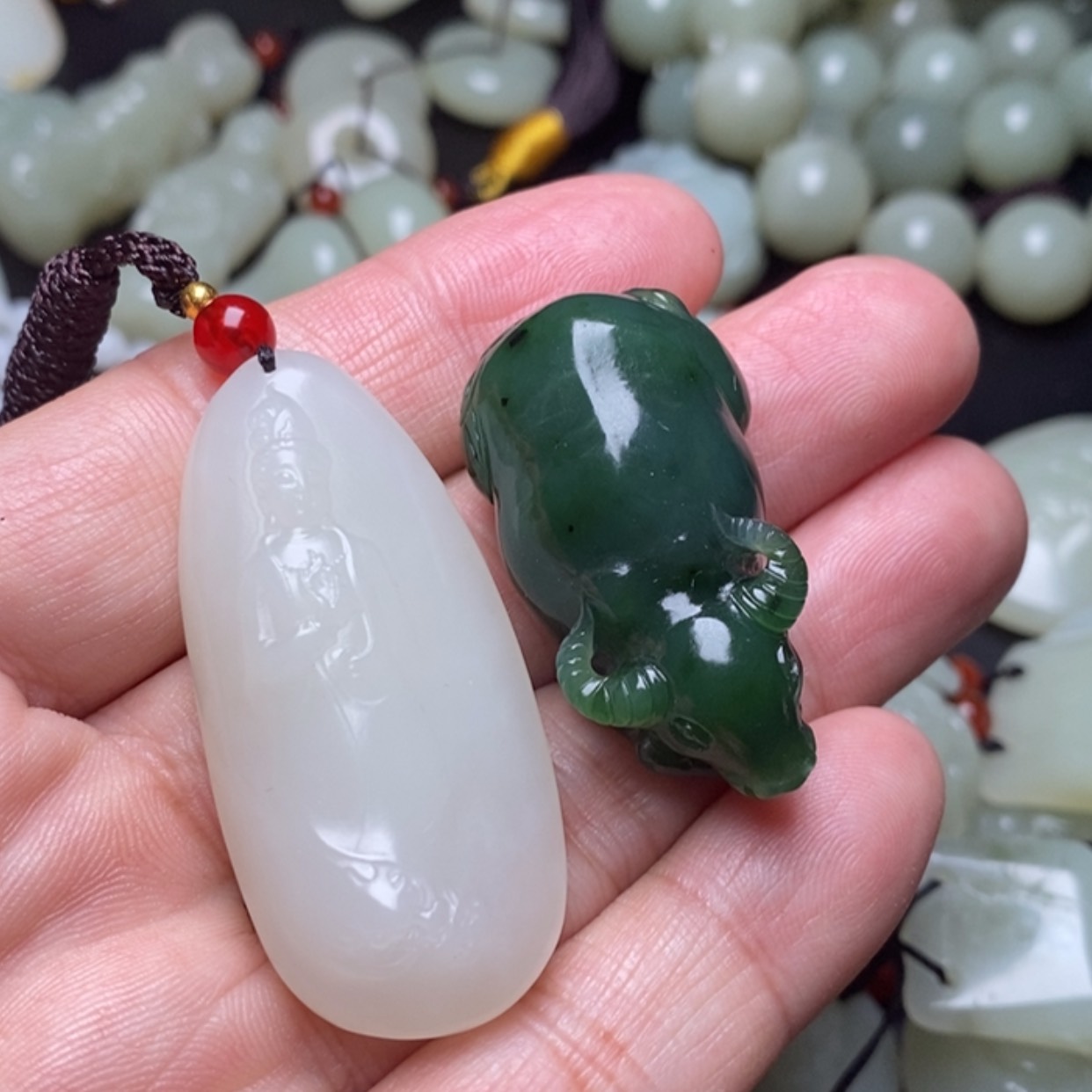 【闪购商品】颈饰未镶嵌和田玉（糖玉）方*画