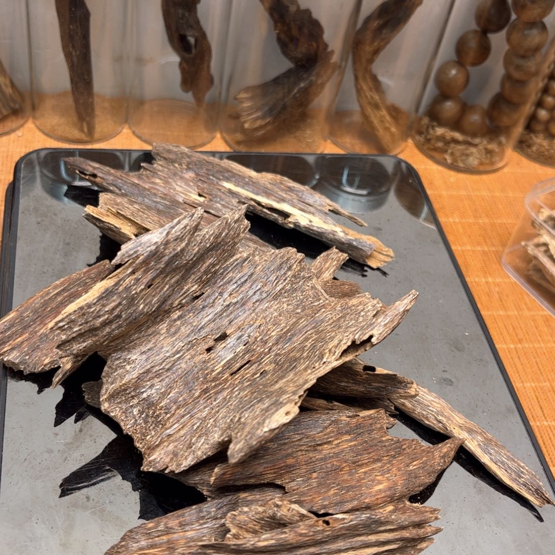 憨***呢香榧木海南尖峰岭虫漏碎料60克