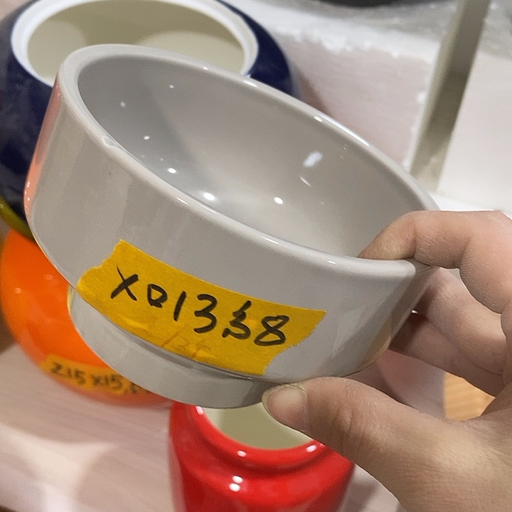 陶瓷花盆有孔 瑕疵介意勿拍 