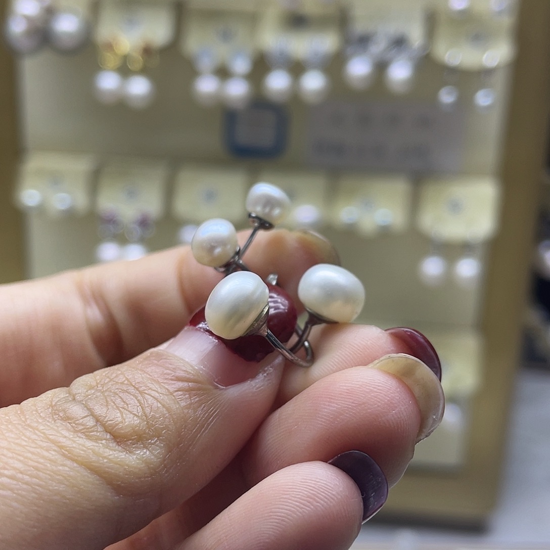 银S925镶嵌淡水珍珠耳饰
