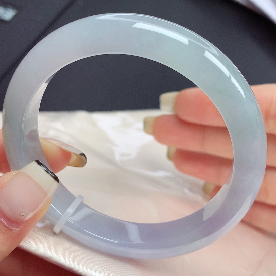 翡翠手镯未镶嵌57-58圈口