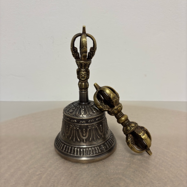 尼泊尔青铜铃 口径8.3公分 高15.5公分