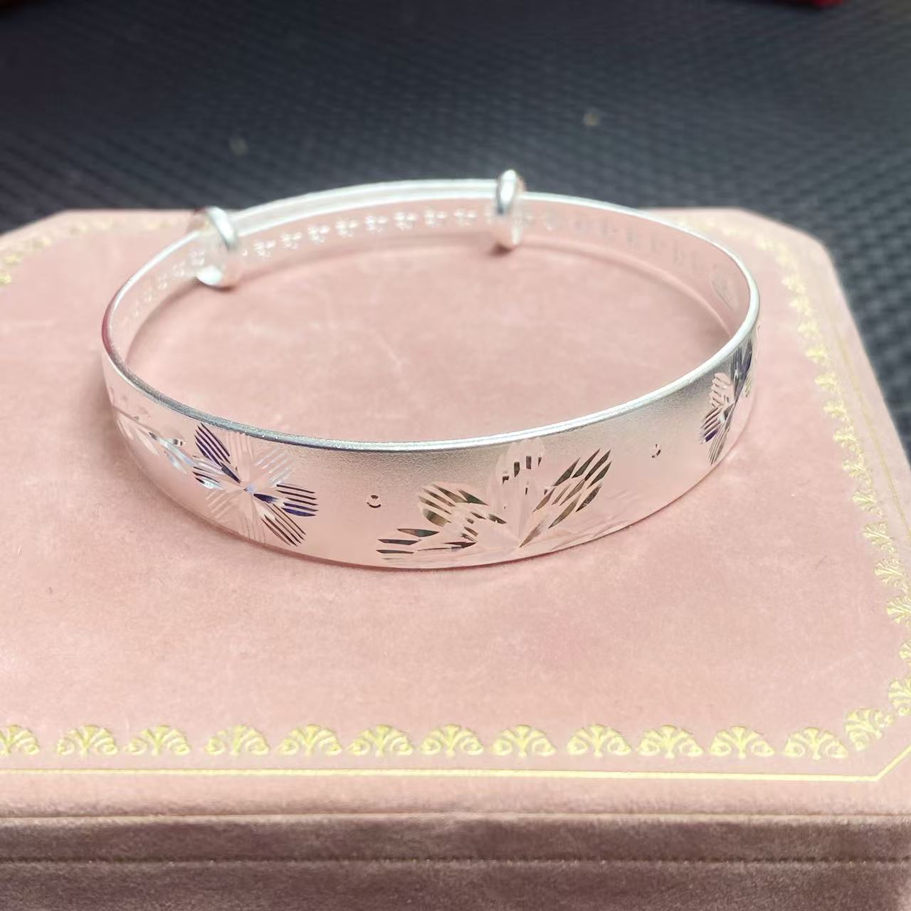 货号7012 推拉宽面银手镯 无礼盒