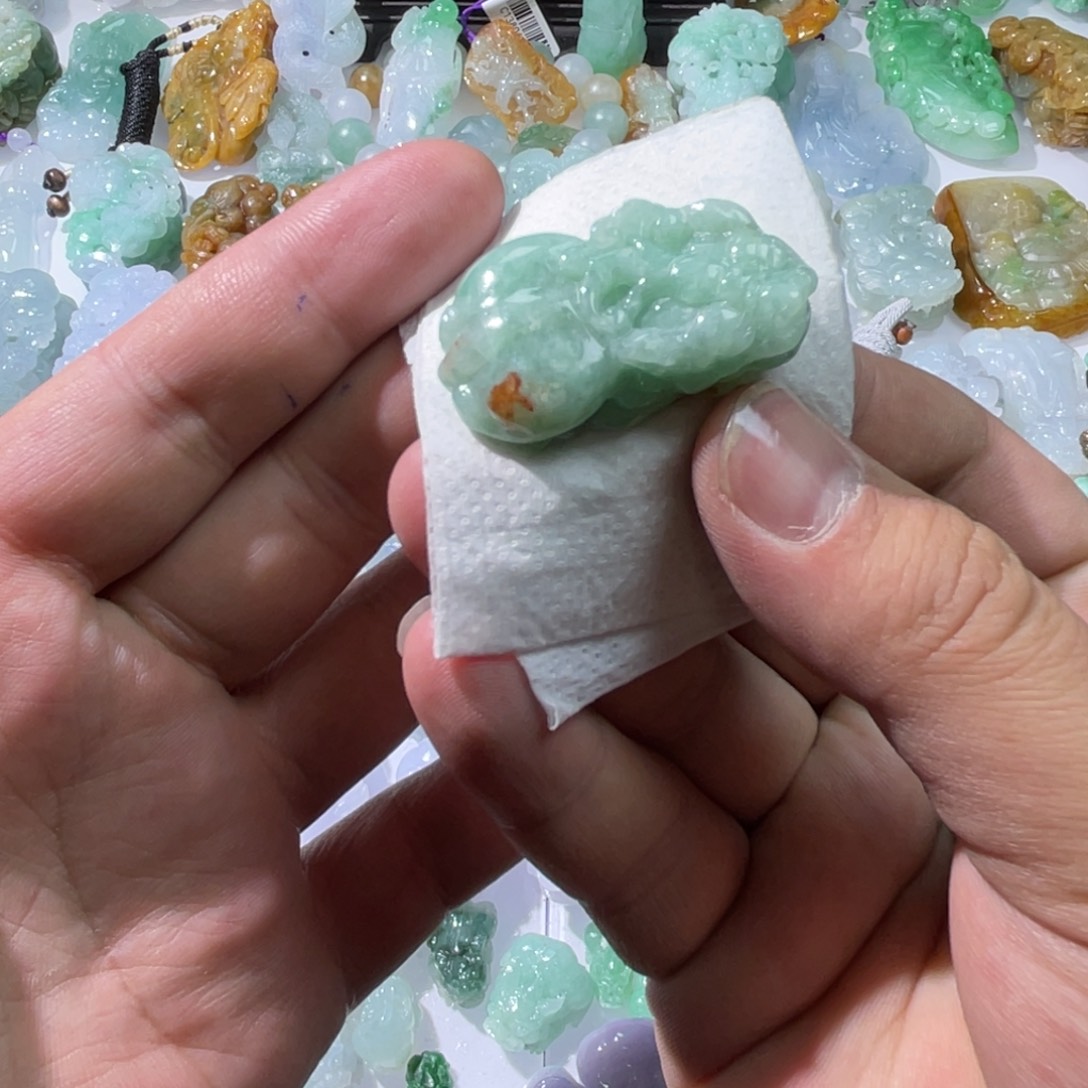 翡翠颈饰未镶嵌天然