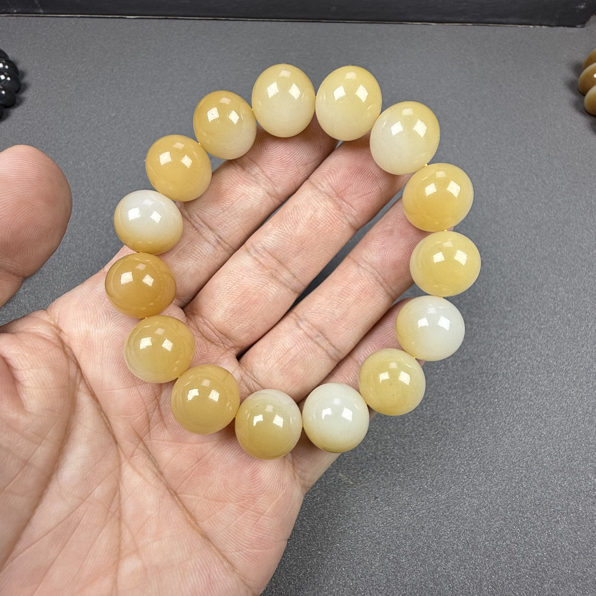 新疆和田玉糖白手串卡14精品