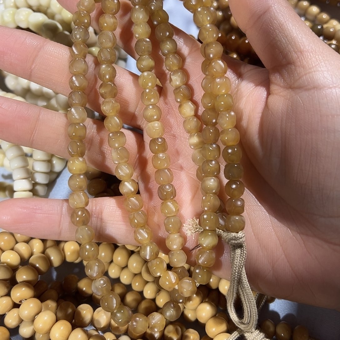 地***藏龙脊菩提吊坠玉化无相脖挂