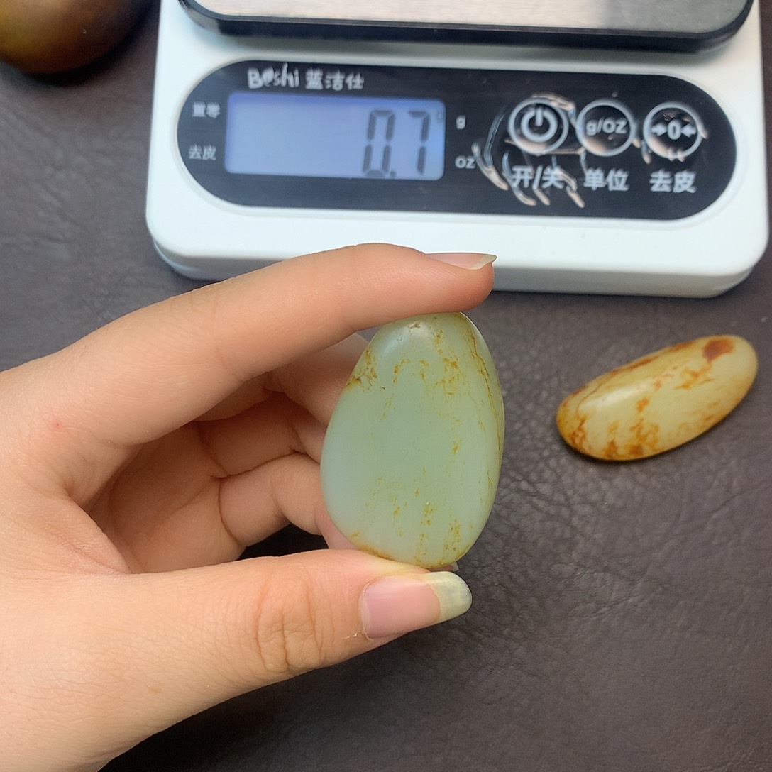 和田玉（糖玉）未镶嵌挂件