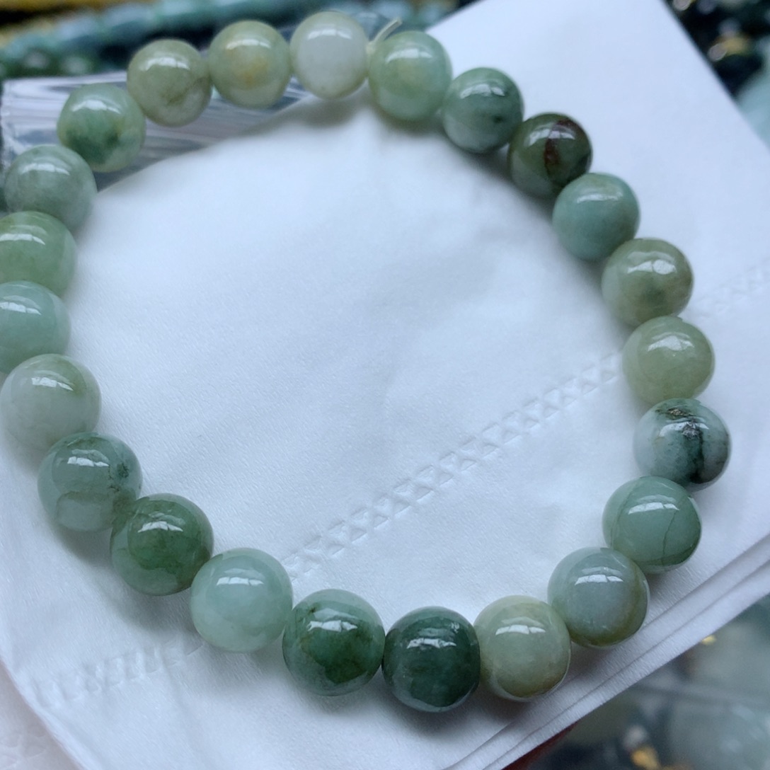 翡翠颈饰未镶嵌手串