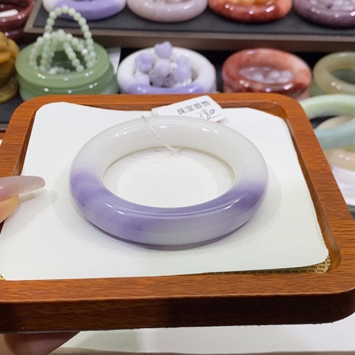 美***柔石英质玉未镶嵌手镯54