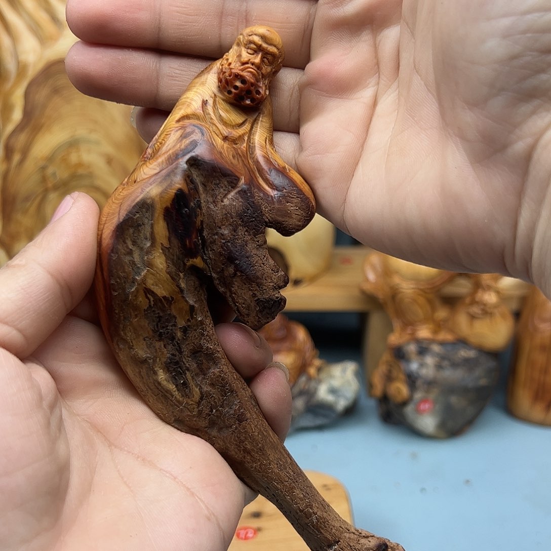 木冬**狼柏木摆件手把件