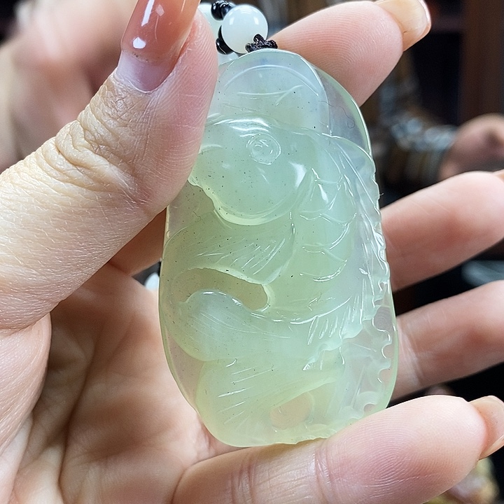 蛇纹石玉未镶嵌吊坠