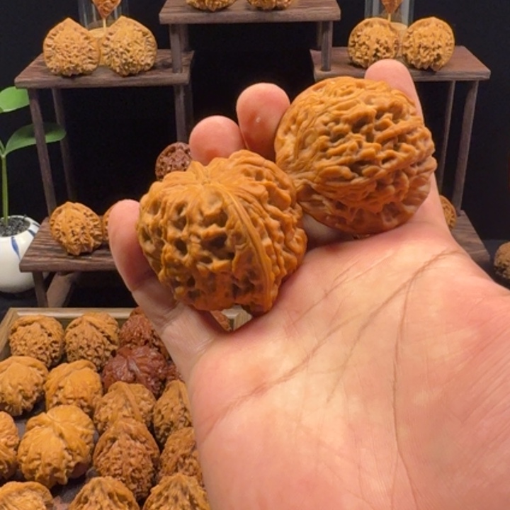 王***肖文玩核桃把件王勇