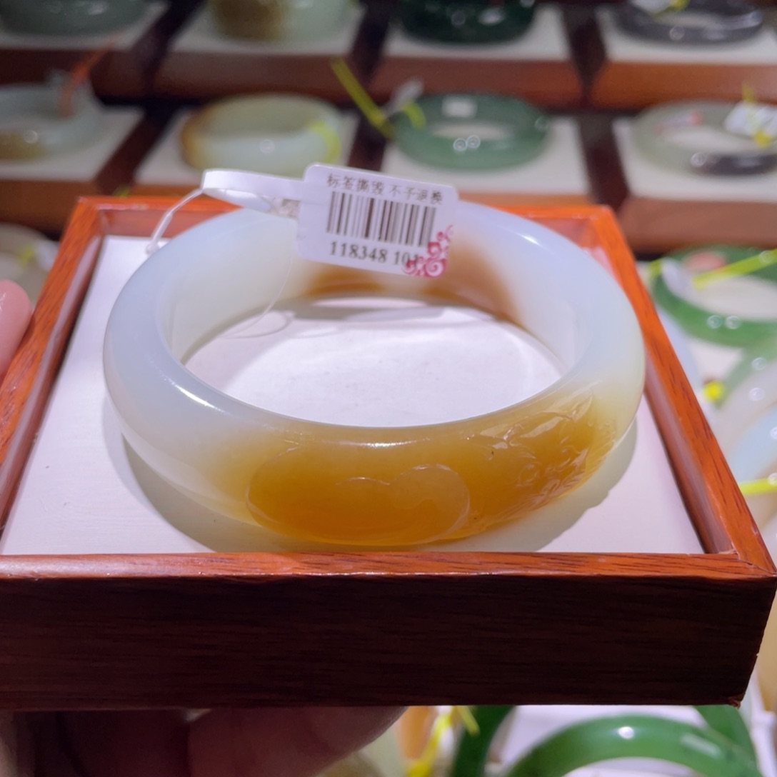 【闪购商品】和田玉手镯未镶嵌58.20