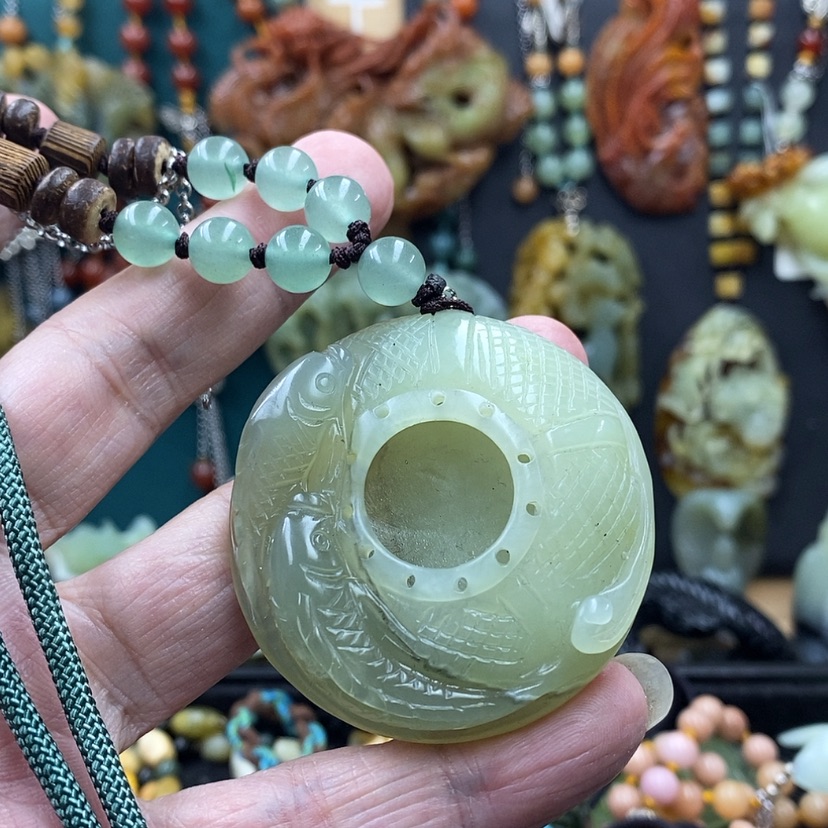 【闪购商品】蛇纹石玉未镶嵌吊坠
