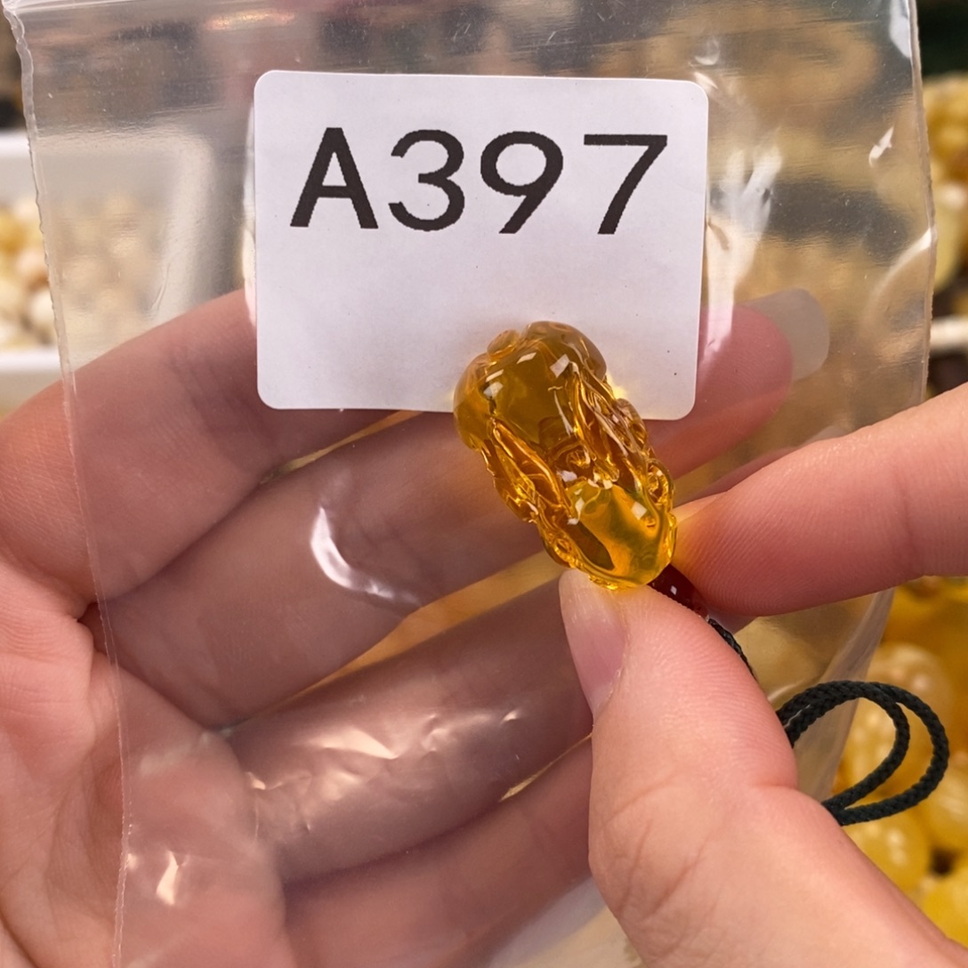 未镶嵌琥珀珠宝奇石