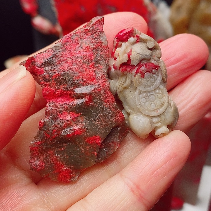 昌化鸡血石大**狐昌化鸡血石