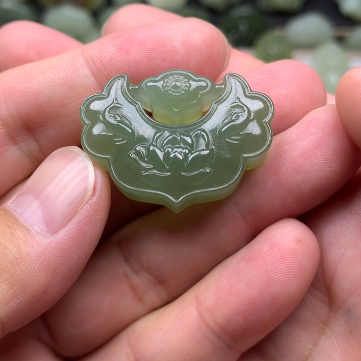 和田玉未镶嵌挂件